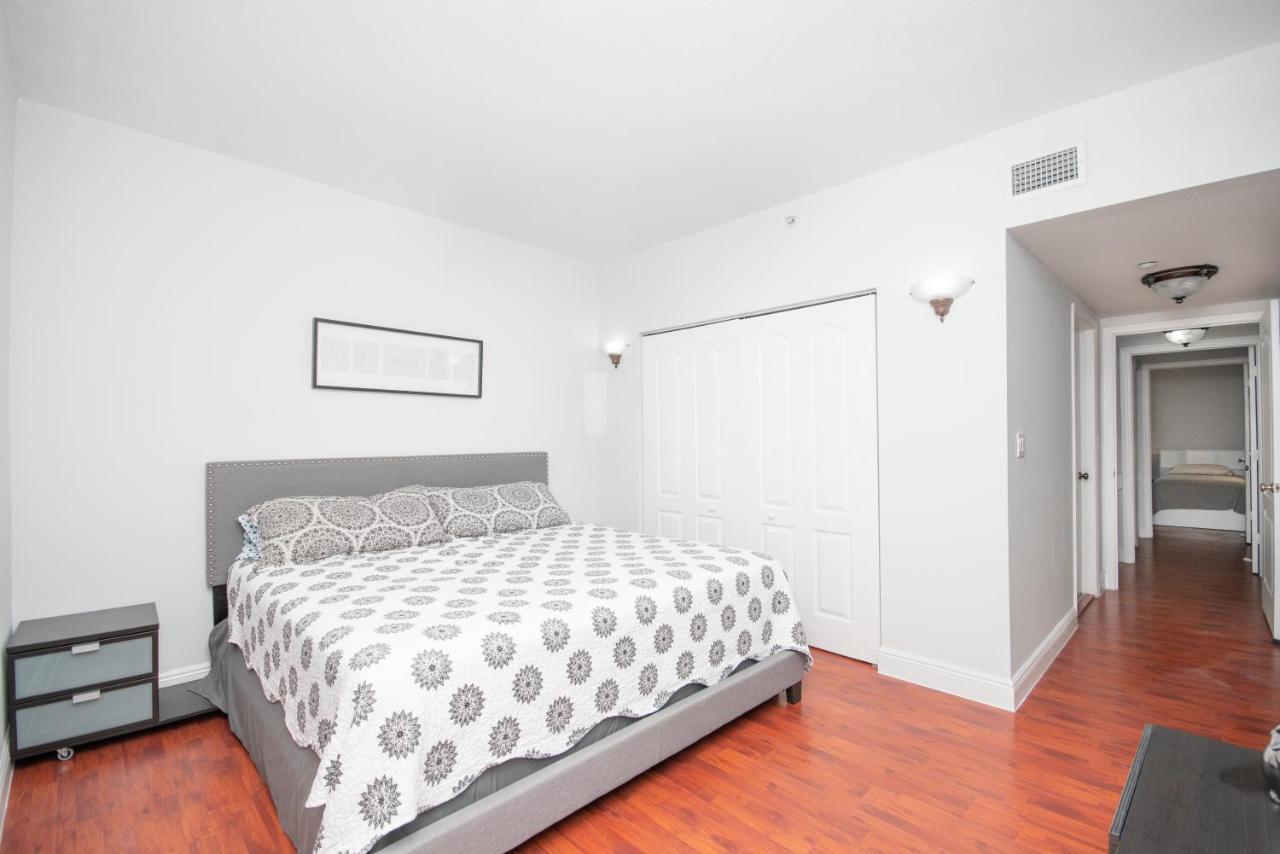 Beautiful 2/2.5 Condo W/Free Parking Fast Wifi Miami Zewnętrze zdjęcie