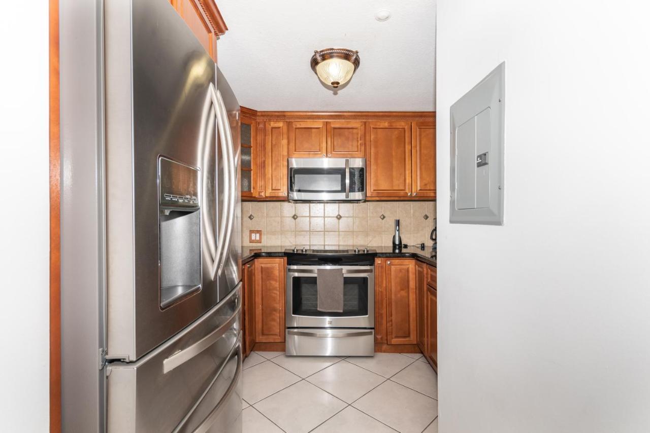 Beautiful 2/2.5 Condo W/Free Parking Fast Wifi Miami Zewnętrze zdjęcie