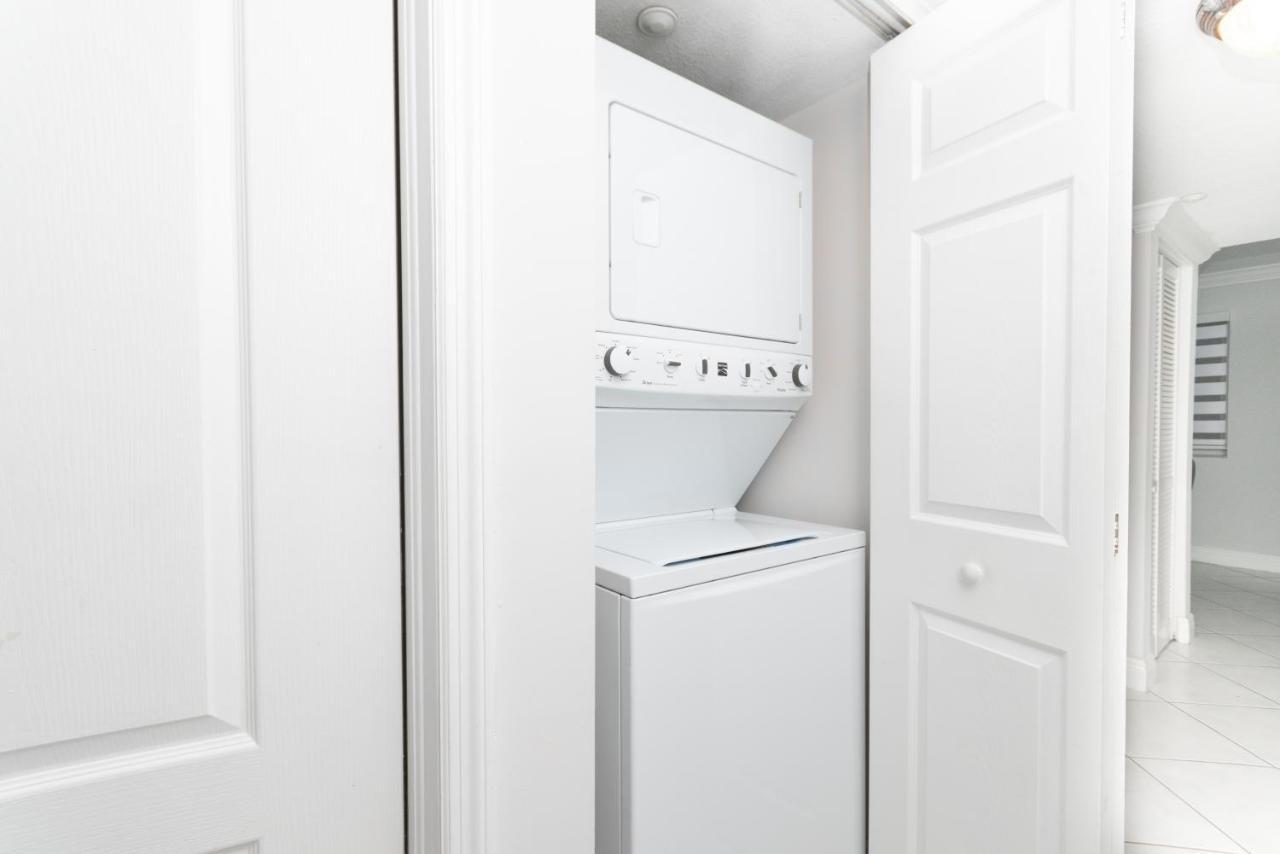 Beautiful 2/2.5 Condo W/Free Parking Fast Wifi Miami Zewnętrze zdjęcie