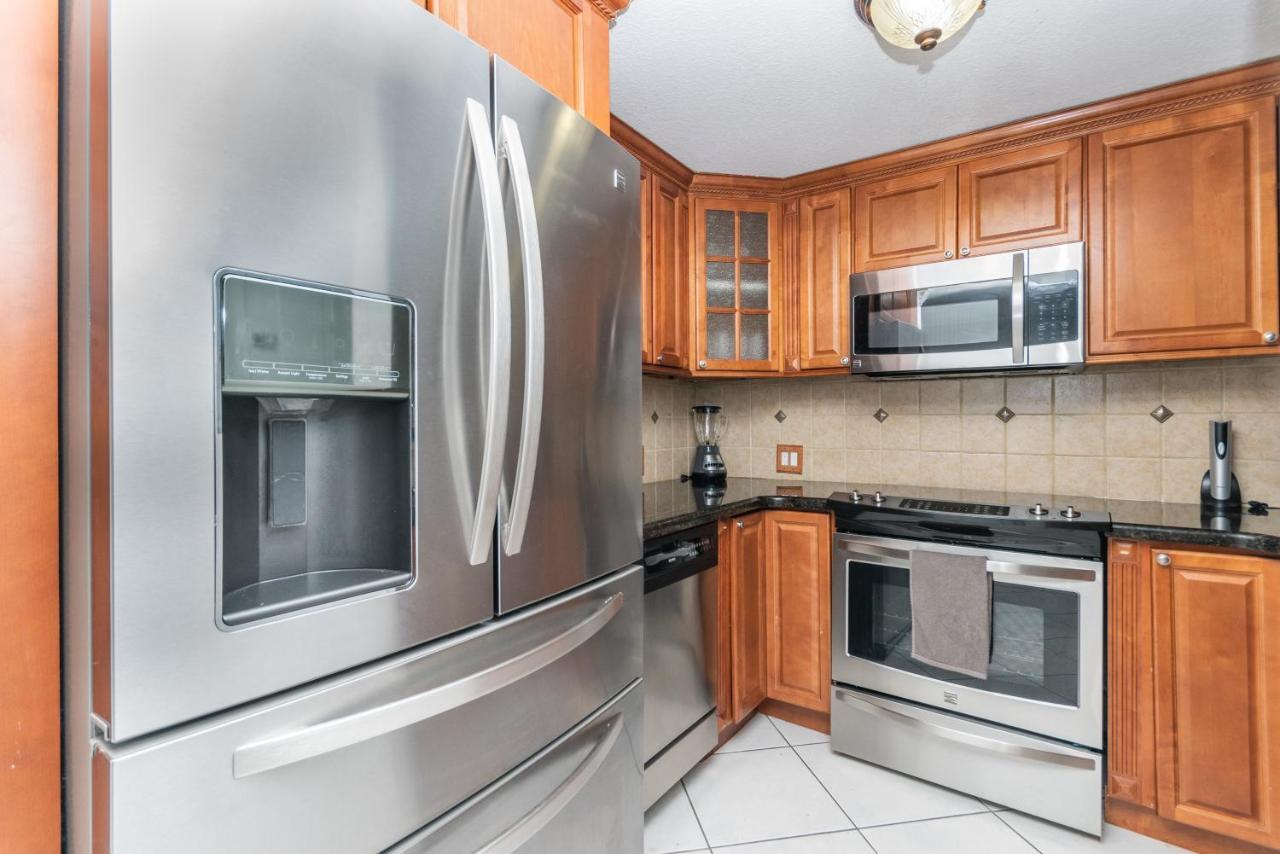 Beautiful 2/2.5 Condo W/Free Parking Fast Wifi Miami Zewnętrze zdjęcie
